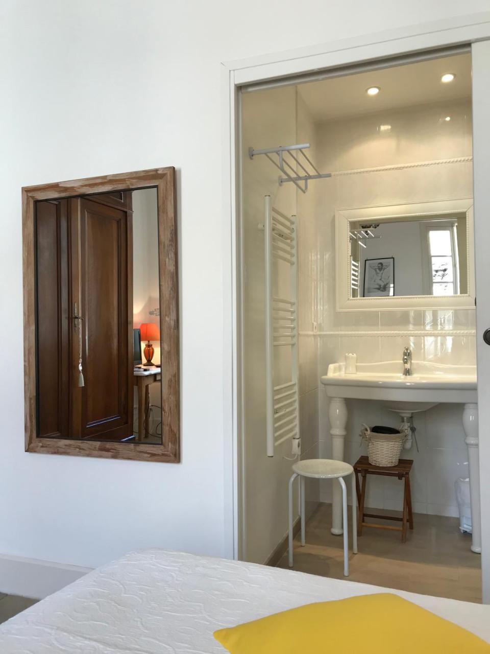 Bed and Breakfast Couleurs De Camargue Beauvoisin  Exterior foto